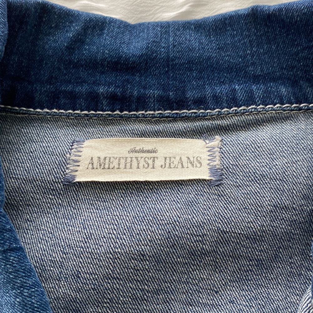 Vintage jean jacket distressed. - Picture 3 of 9
